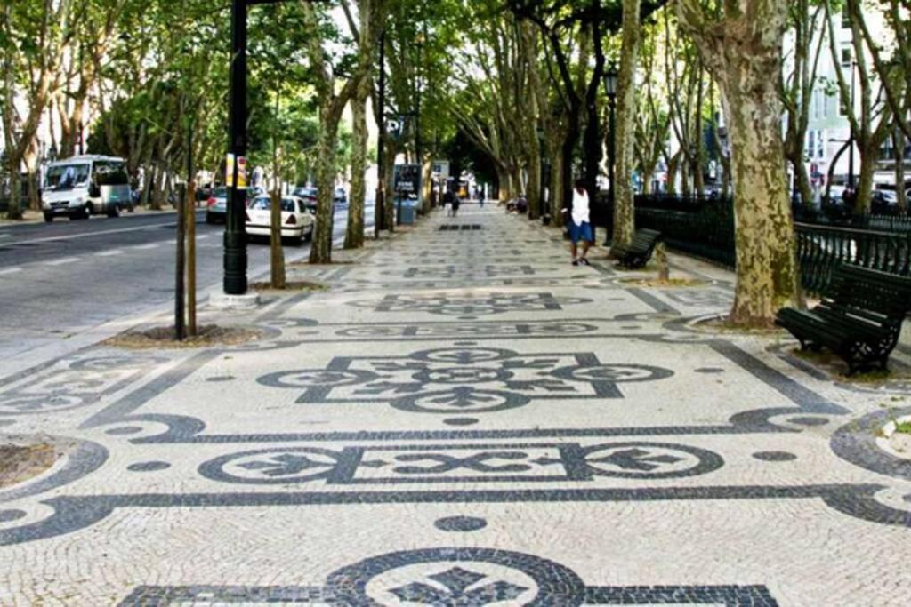 Av. Da Liberdade Comfortable Apt With Balcony Lisbon Exterior photo